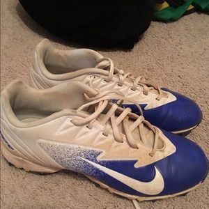 Baseball cleats